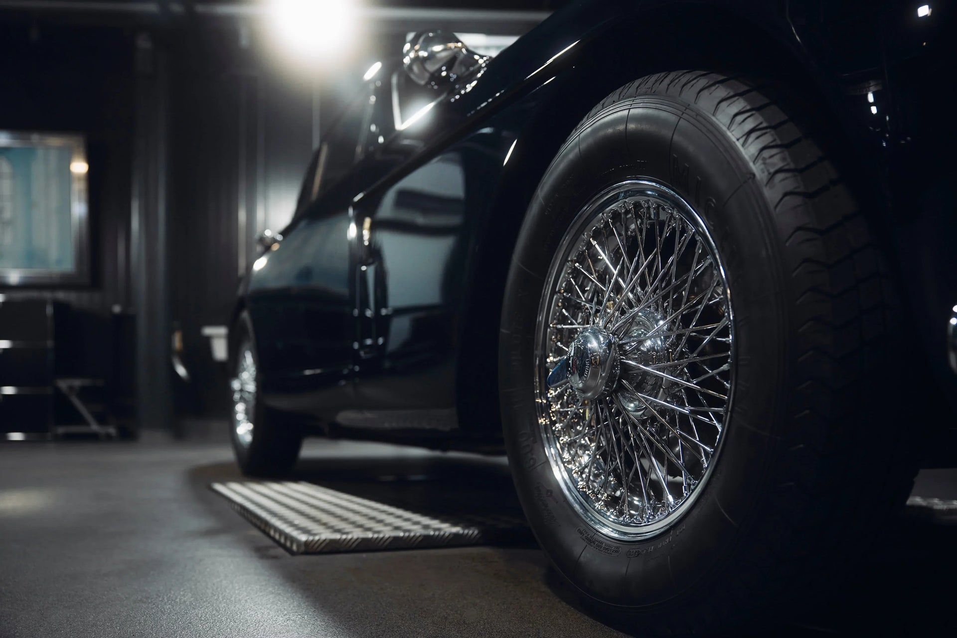 Felgenbürste, weiche Felgenwolle oder doch Pinsel? So finden Sie das perfekte Werkzeug für Ihre Felgenreinigung